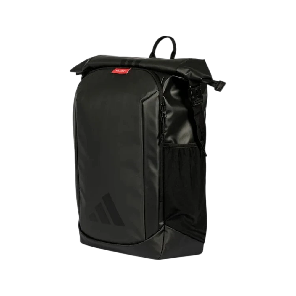 Mochila Adidas Multigame 2026 negro tonal Roll-Top, vista inclinada