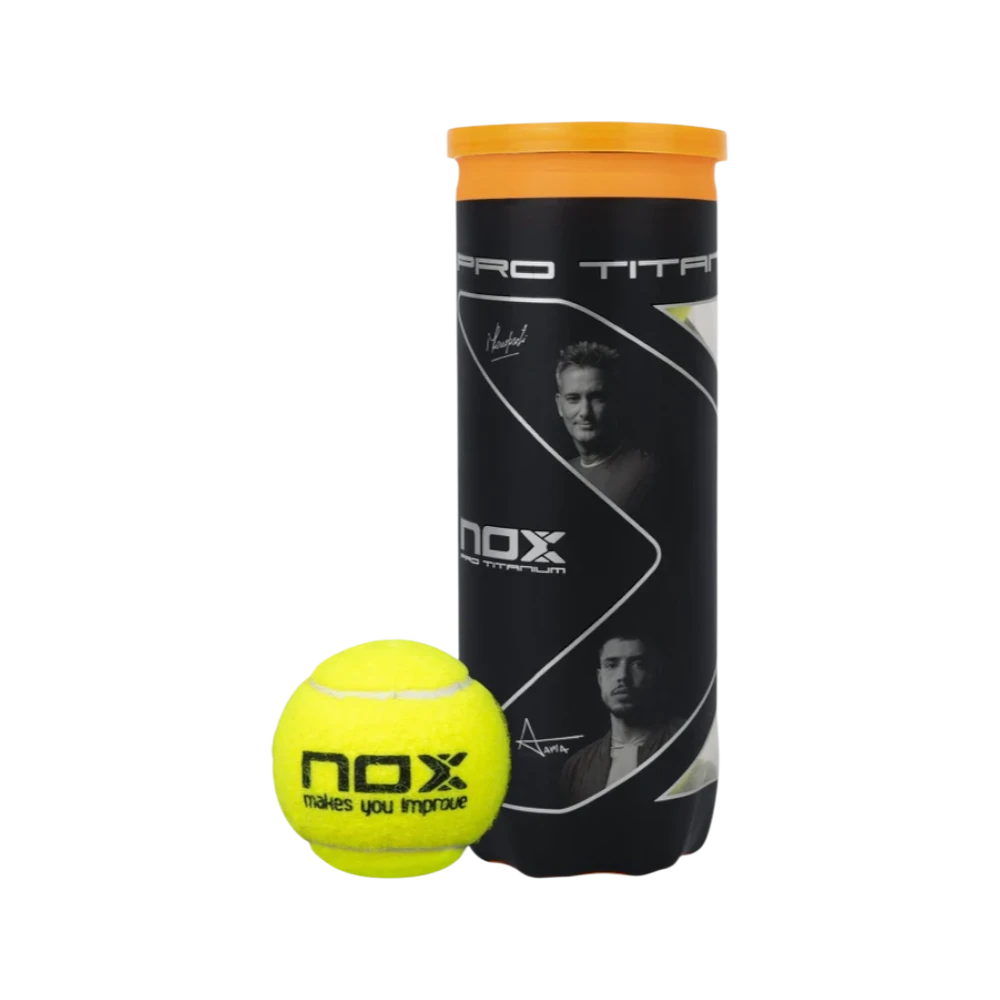 Bote Nox PRO Titanium con pelotas fuera