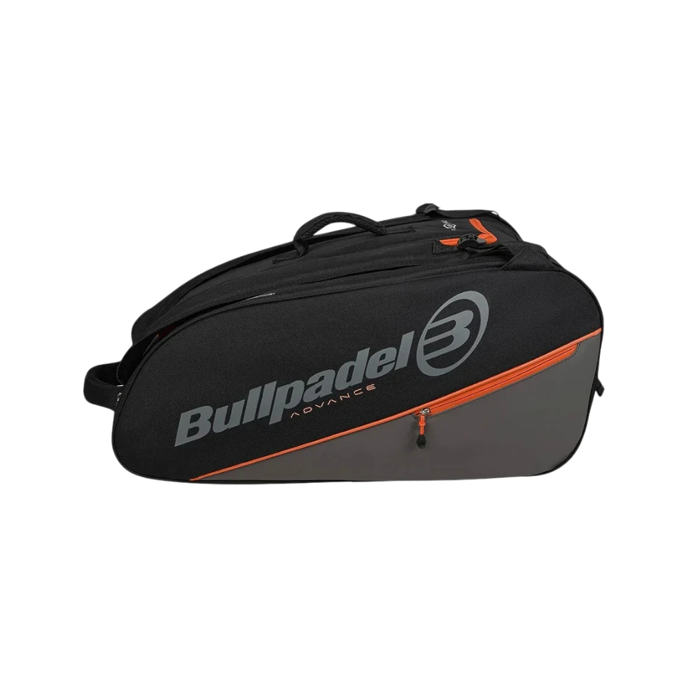 Paletero Bullpadel Advance 2026 negro y naranja, vista principal