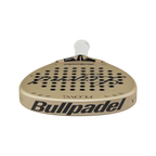 Pala Bullpadel Flow 2027 — detalle del puño
