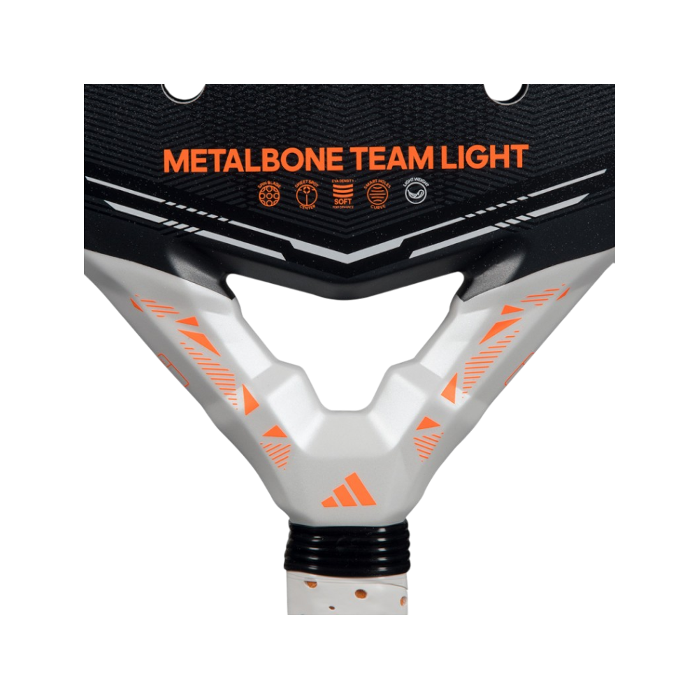 METALBONE TEAM LIGHT 2026 de cerca
