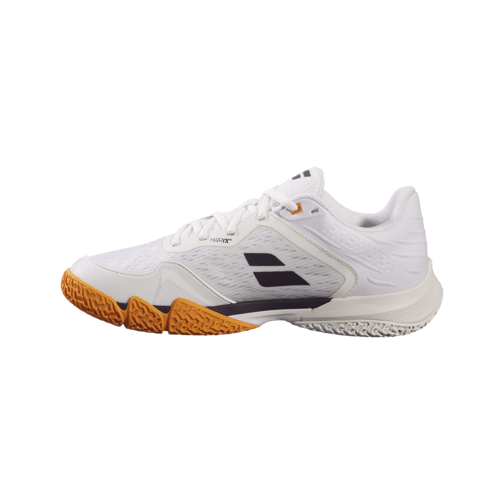 Zapatillas de pádel Babolat Premura 3 de hombre en crema/naranja, vista en tres cuartos