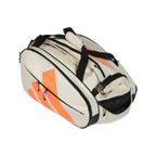 Paletero Adidas Multigame 2026 blanco roto, vista inclinada