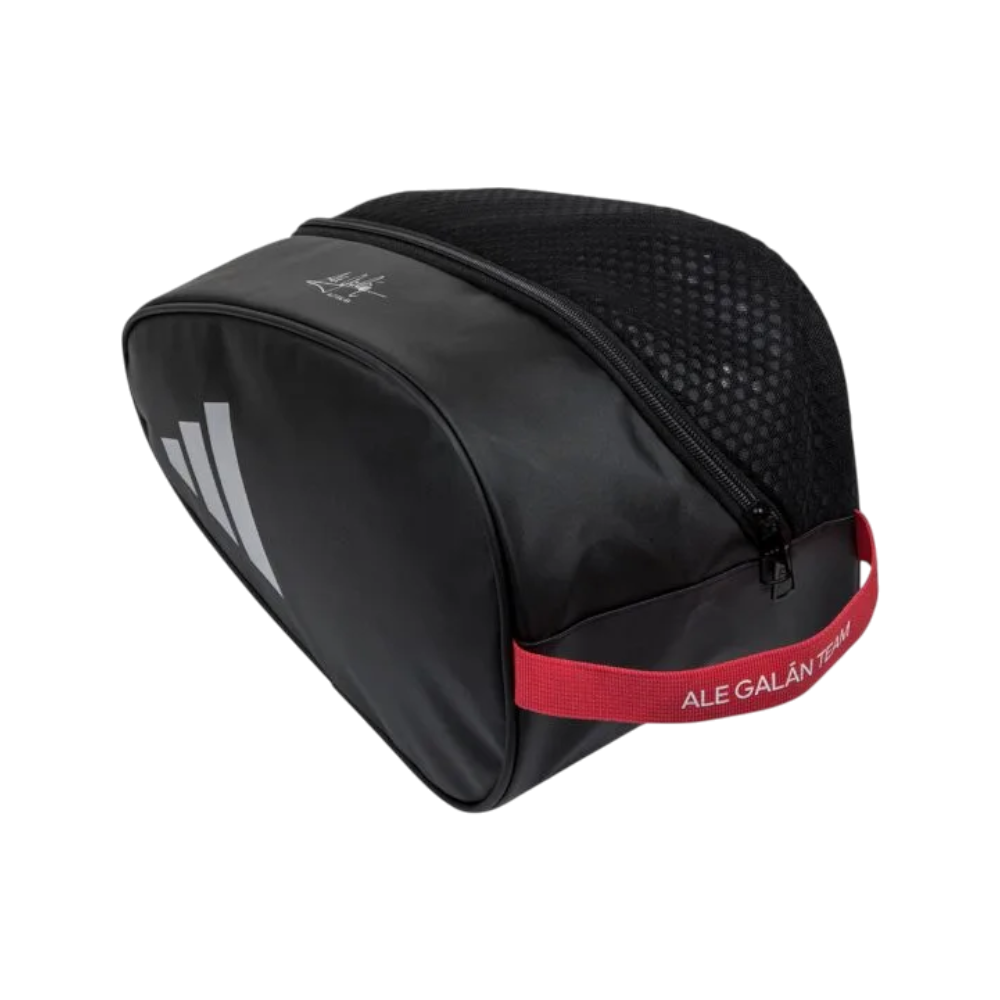 Bolsa de calzado negra y roja, vista tres cuartos