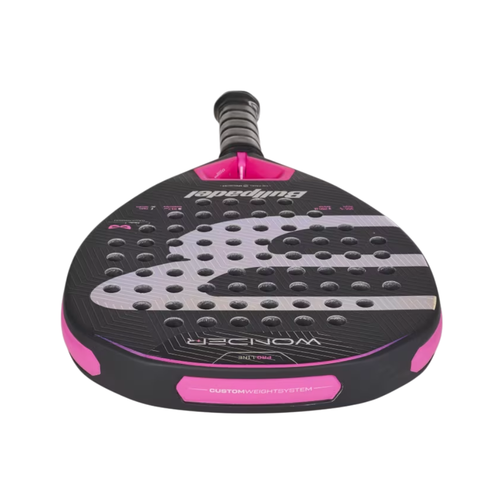 Pala Bullpadel Wonder 2027 Claudia Fernández — detalle del marco